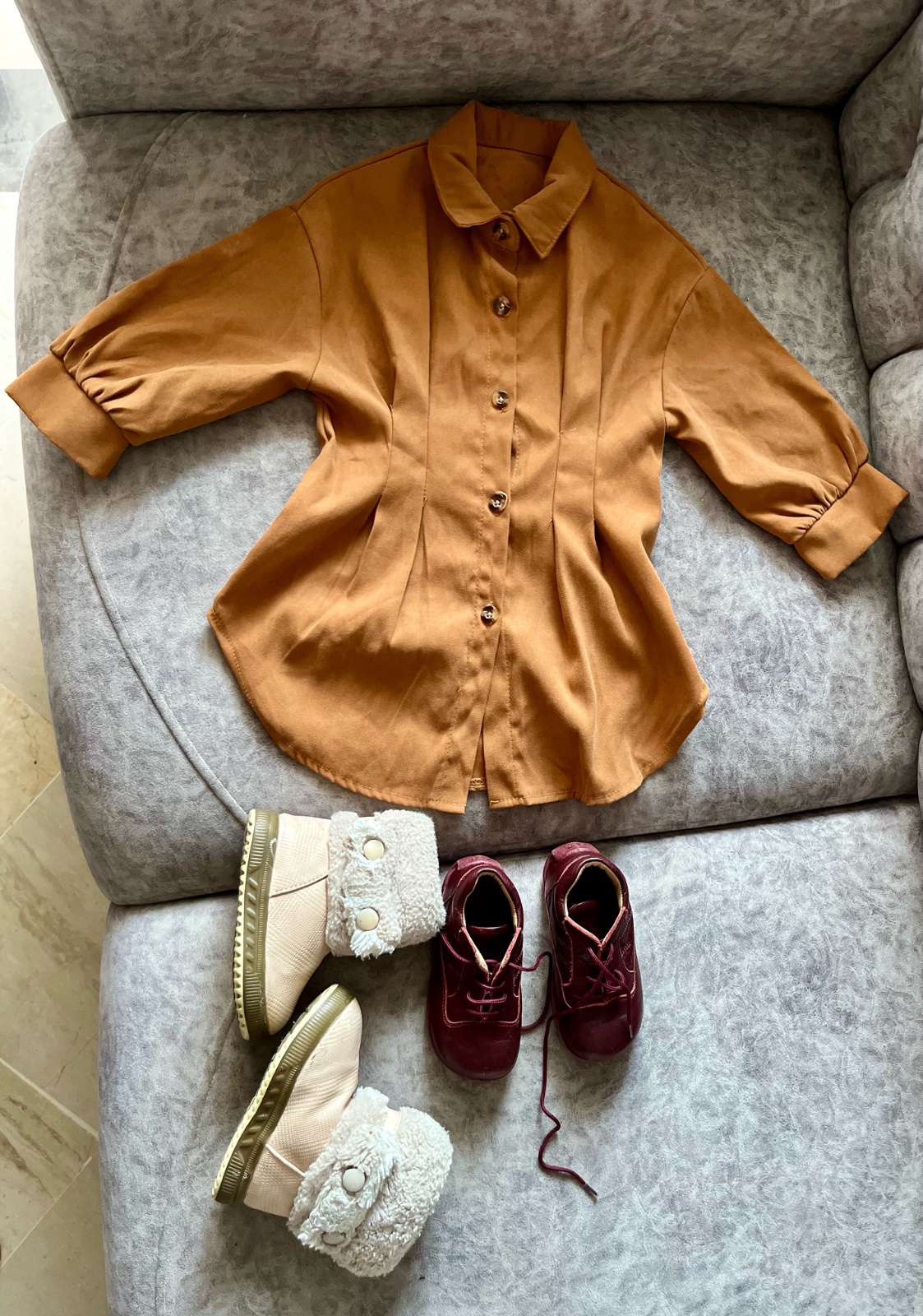 Robe chemise SHEIN pour fille 18/24 mois et chaussures CHICCO pointure 22