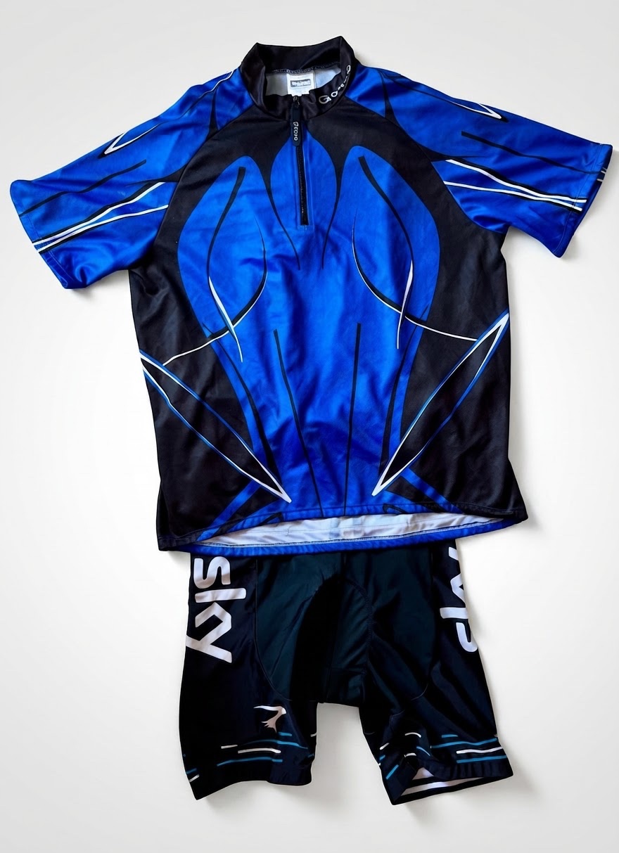 Tenu de cyclisme sky castelli et maillot gonso taille M 