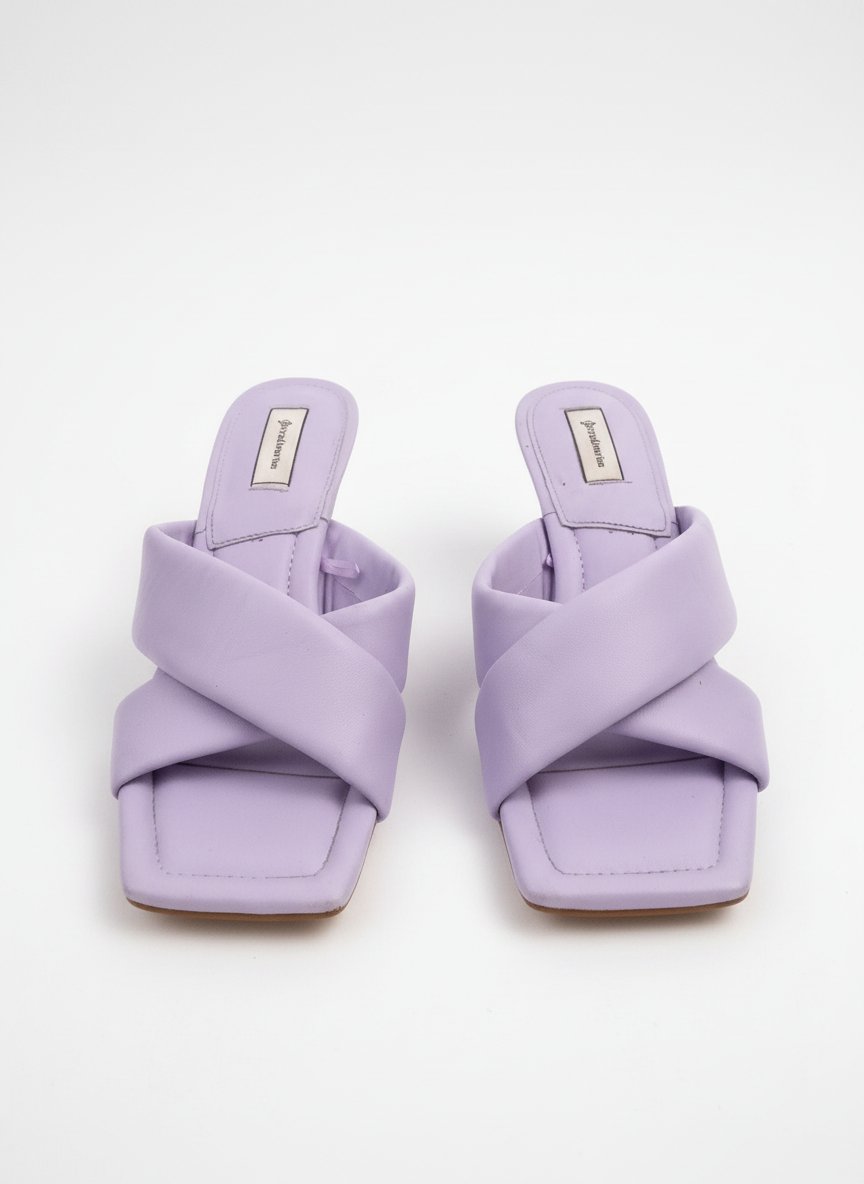 Stradivarius mules 