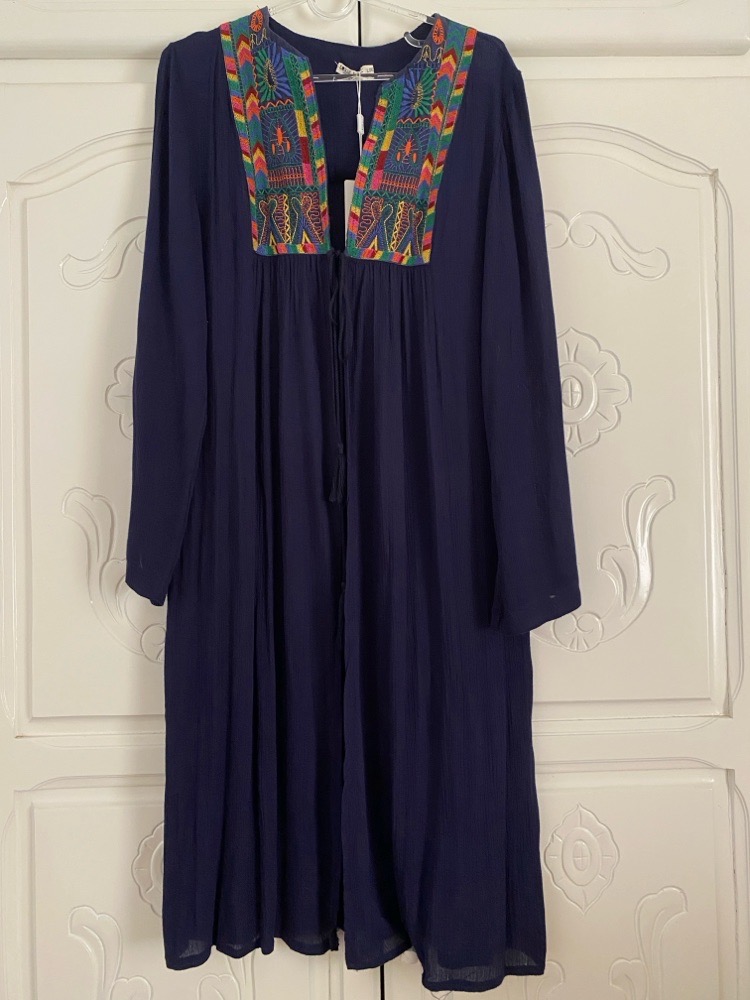 Gilet mi-longue avec broderie