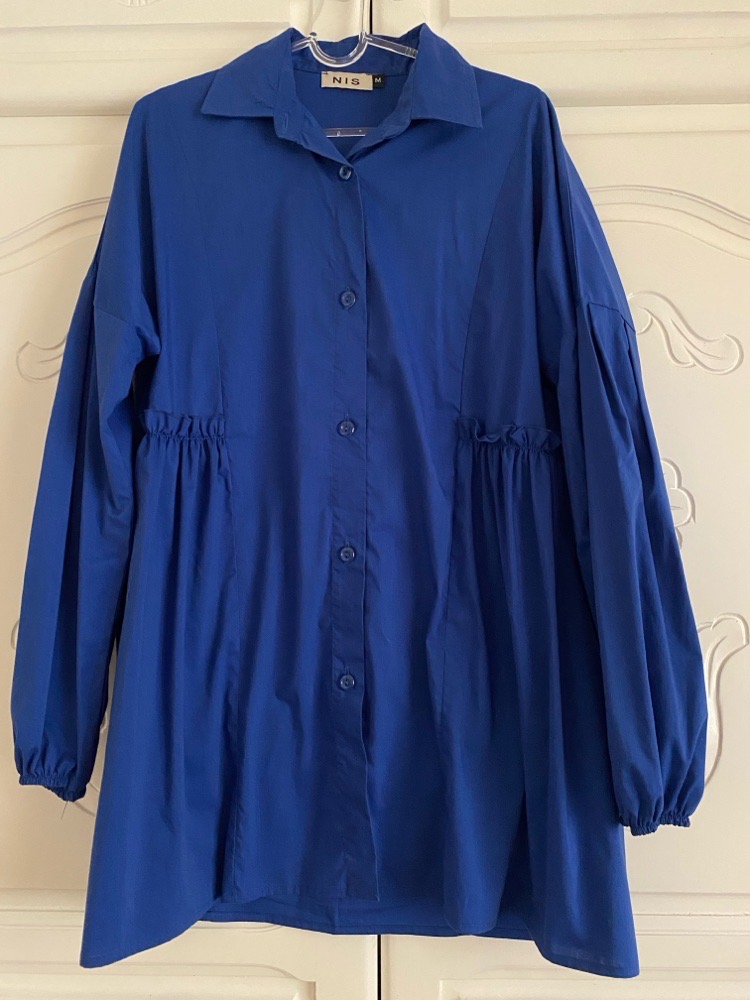 Chemise en popeline bleue roi