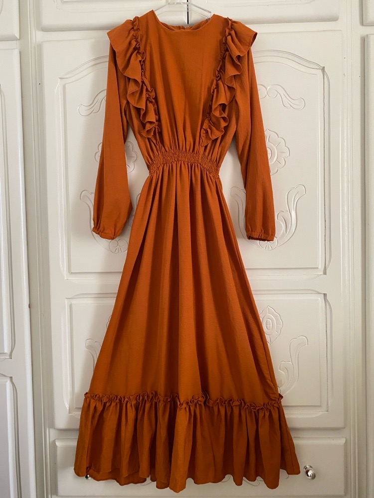 Robe avec volant