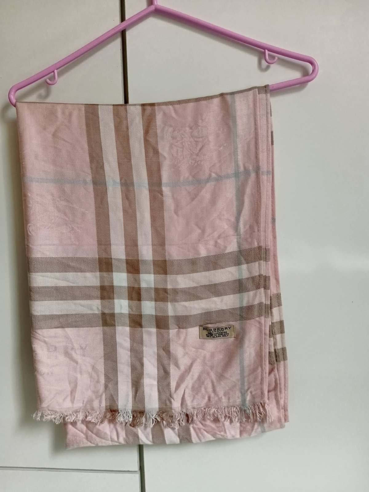 Écharpe Burberry authentique 