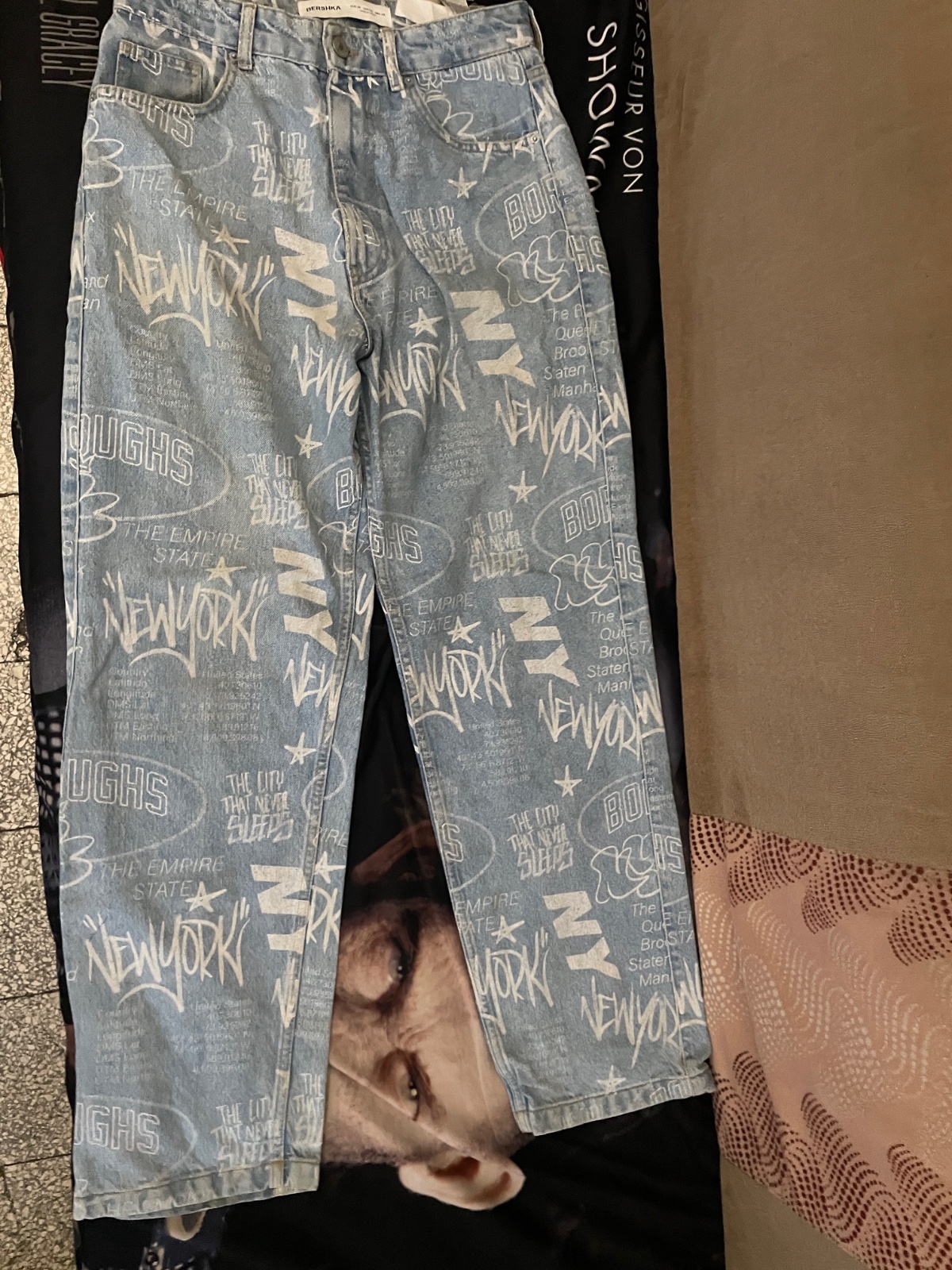 Jeans baggy imprimé de la marque bershka