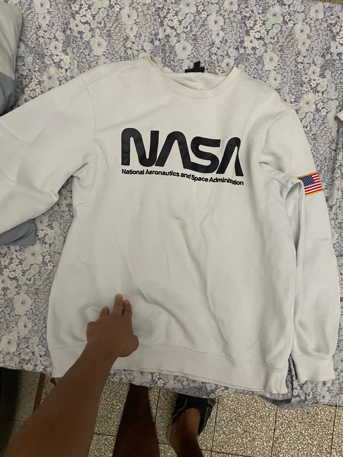 Pull nasa blanc