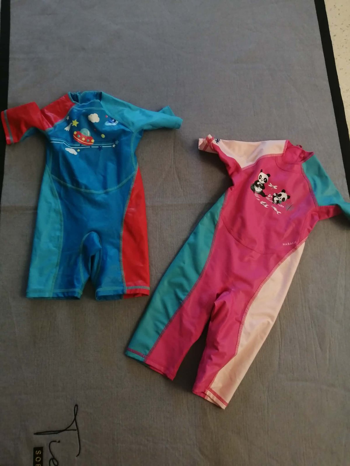 2 maillots décathlon 