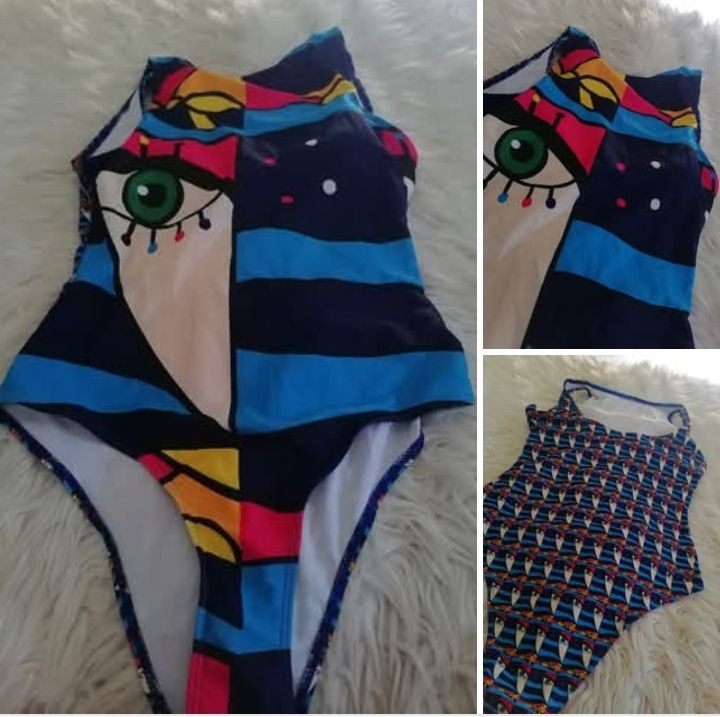 Tres beau maillot femme avec bonnets