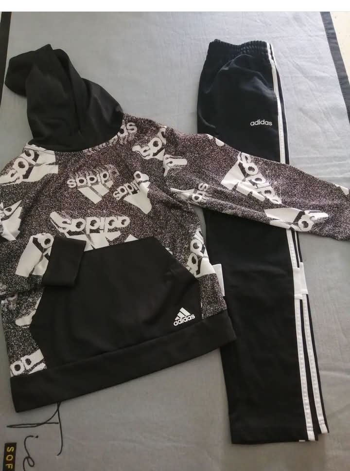 Tenue adidas
