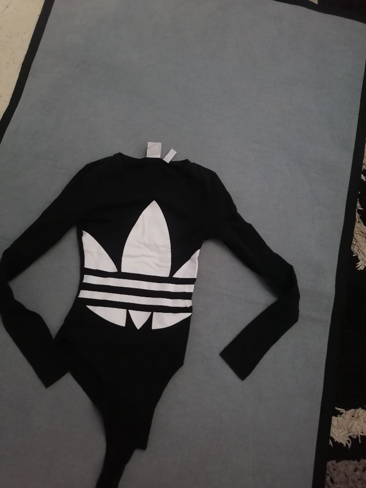 Body adidas 