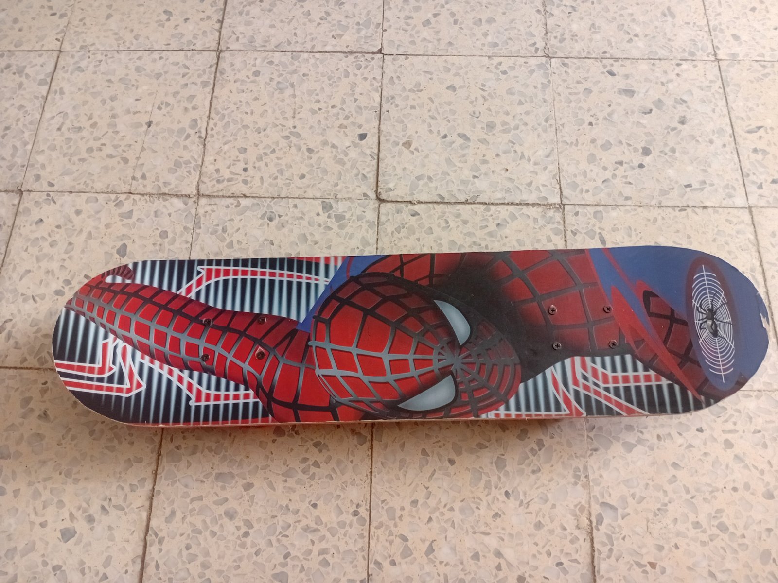 Skateboard Spider-Man Rouge et Bleu