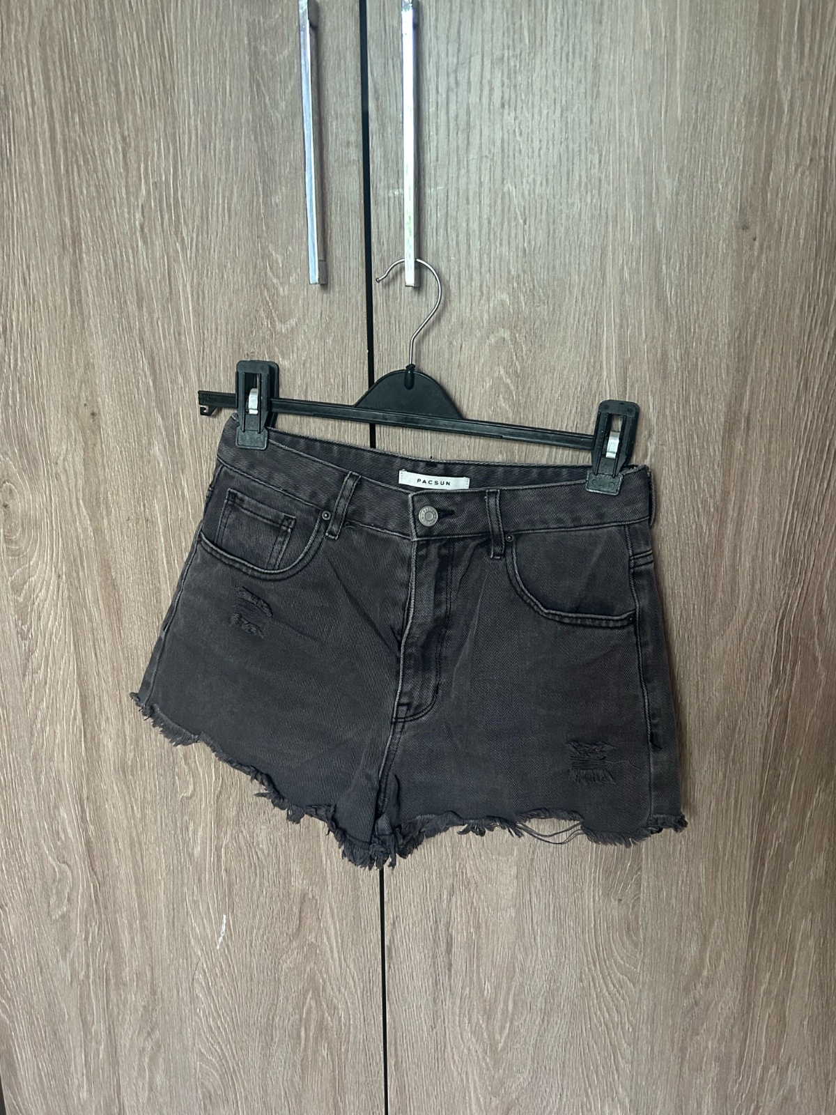 PacSun Shorts Size 26 Frayed Hem Destroyed Black High-Rise Rigid Denim Festival