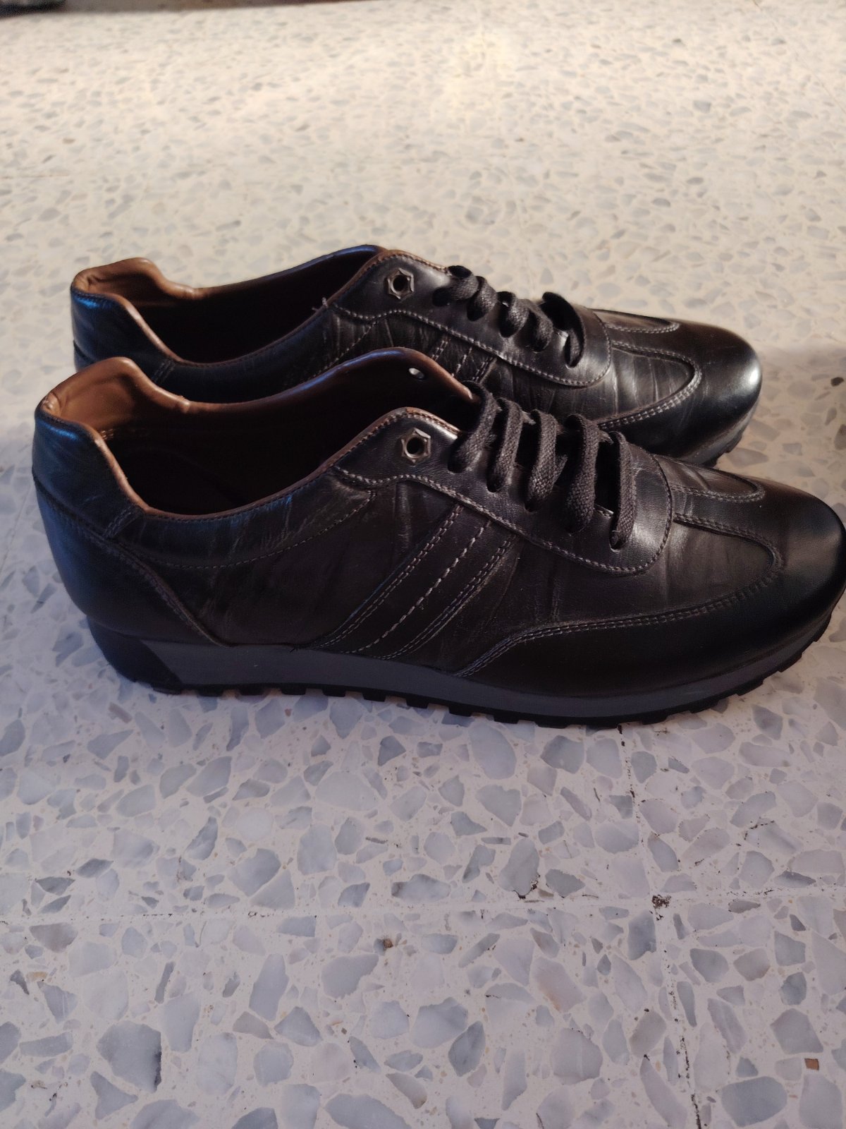 Basket cuire sport chic