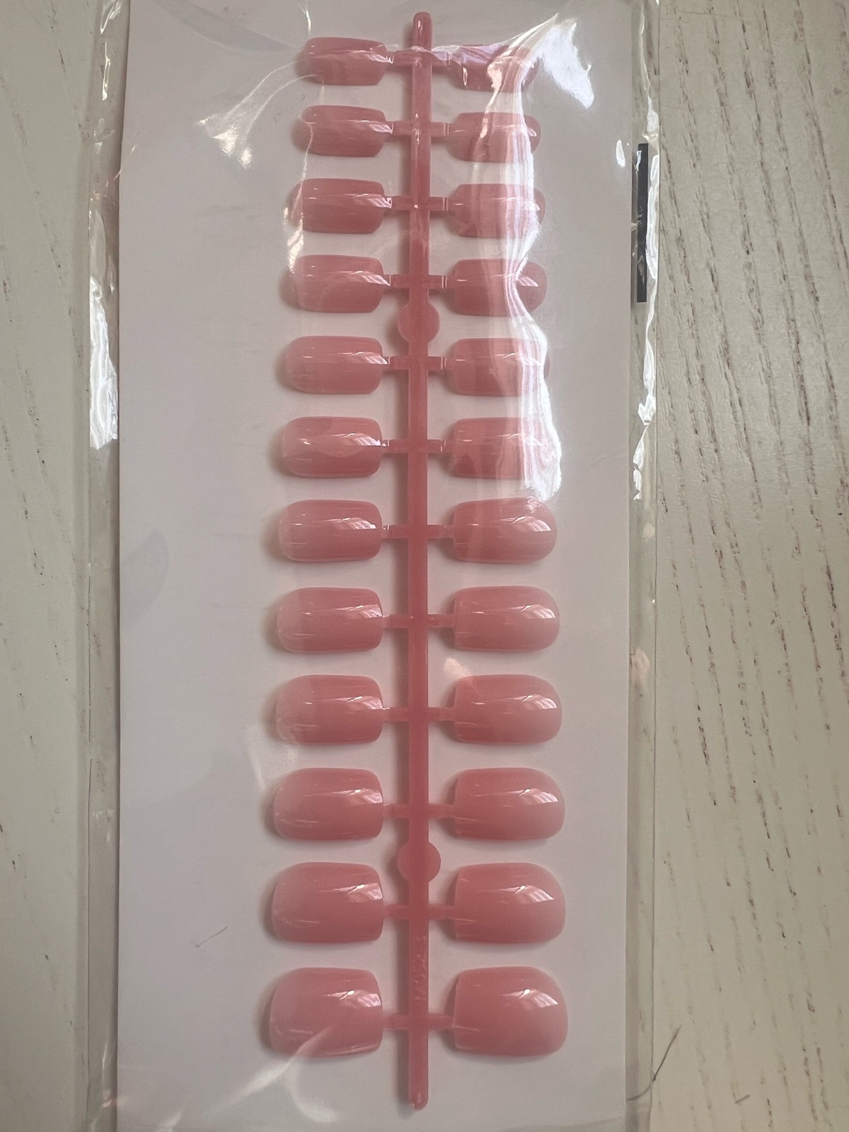 Press on nails