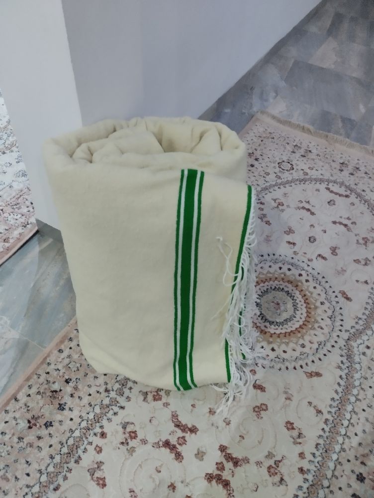 عبانة صوف كبيرة وجديدة 540/200