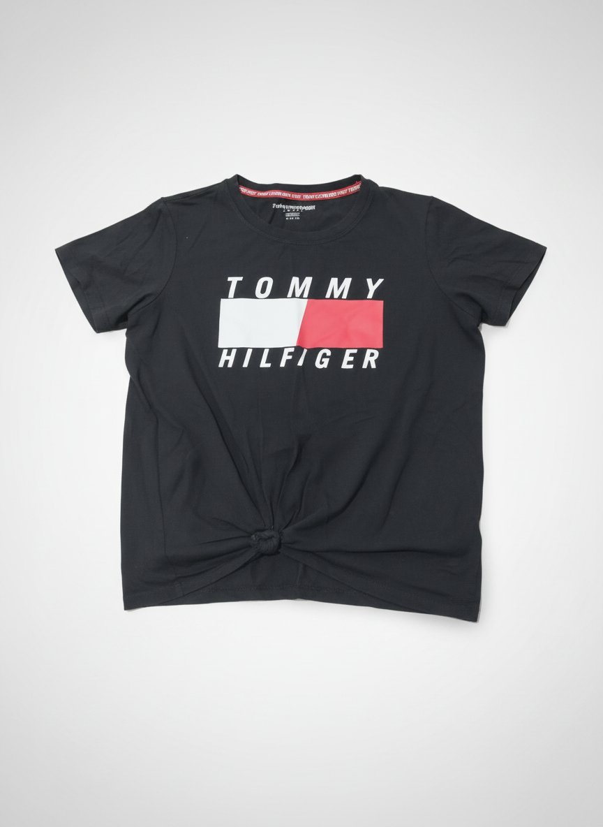 Pull Tommy Hilfiger authentique 🖤🖤❤️❤️presque neuf 