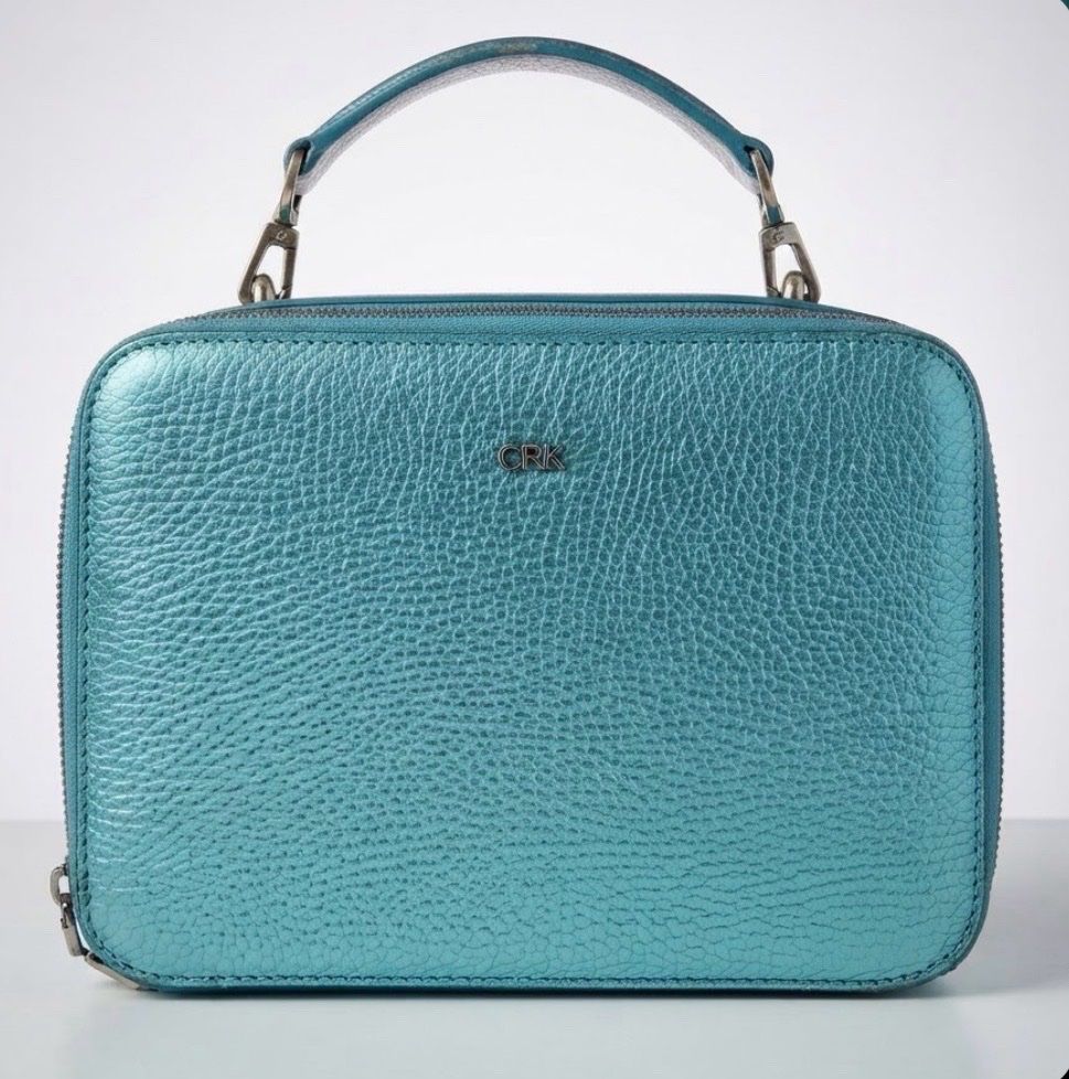Sac à main en cuir bleu métallique de CRK
