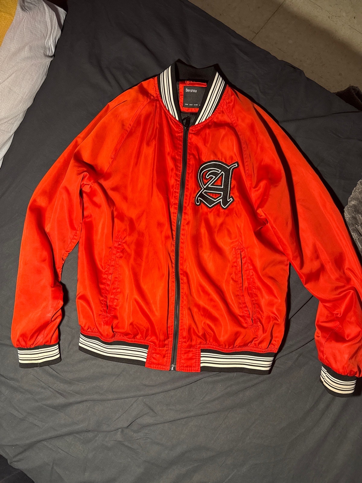 Varsity rouge bershka