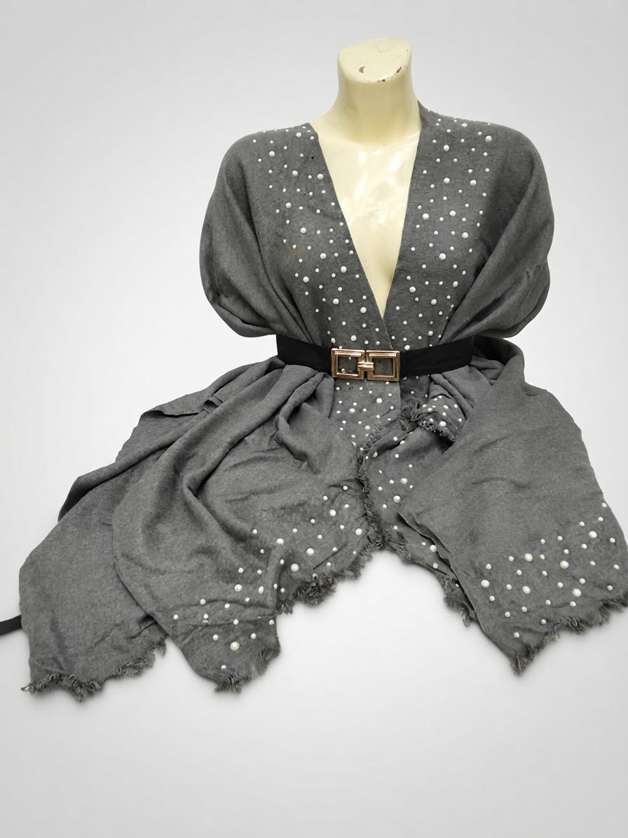 Cape femme gris avec perles et ceinture