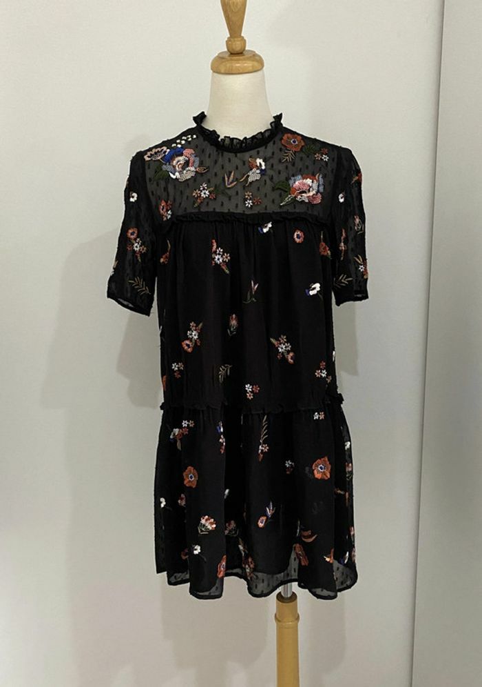 Robe brodée