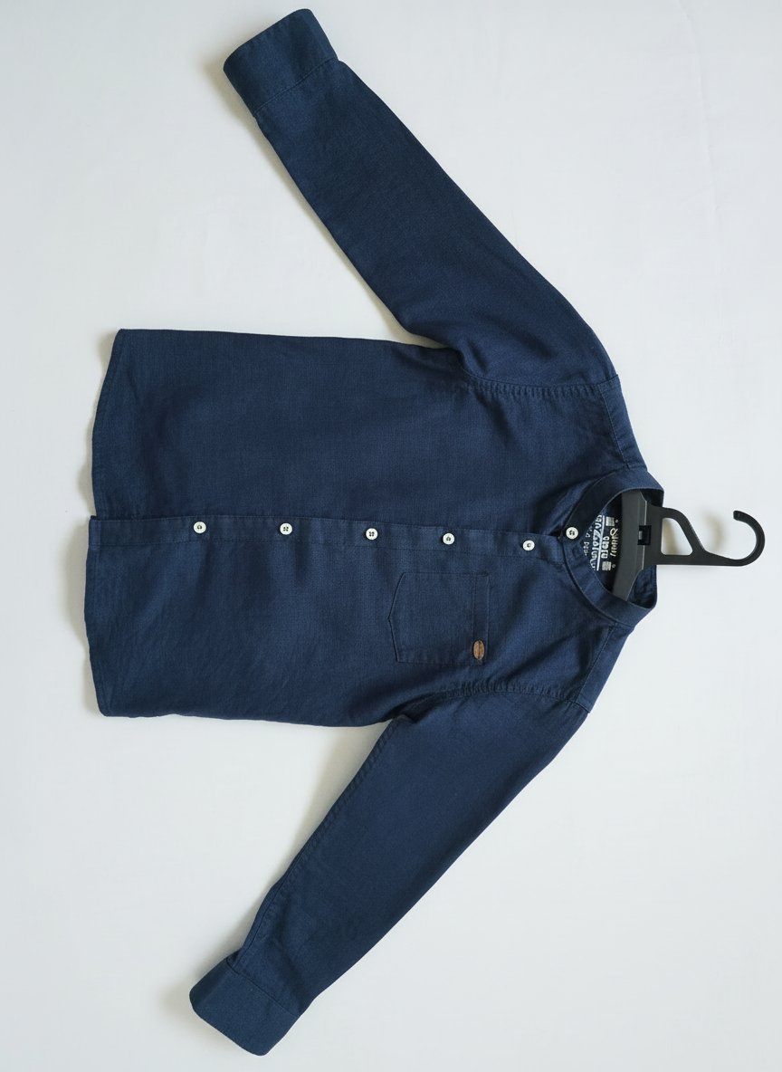 Chemise bleu marine taille 7 ans