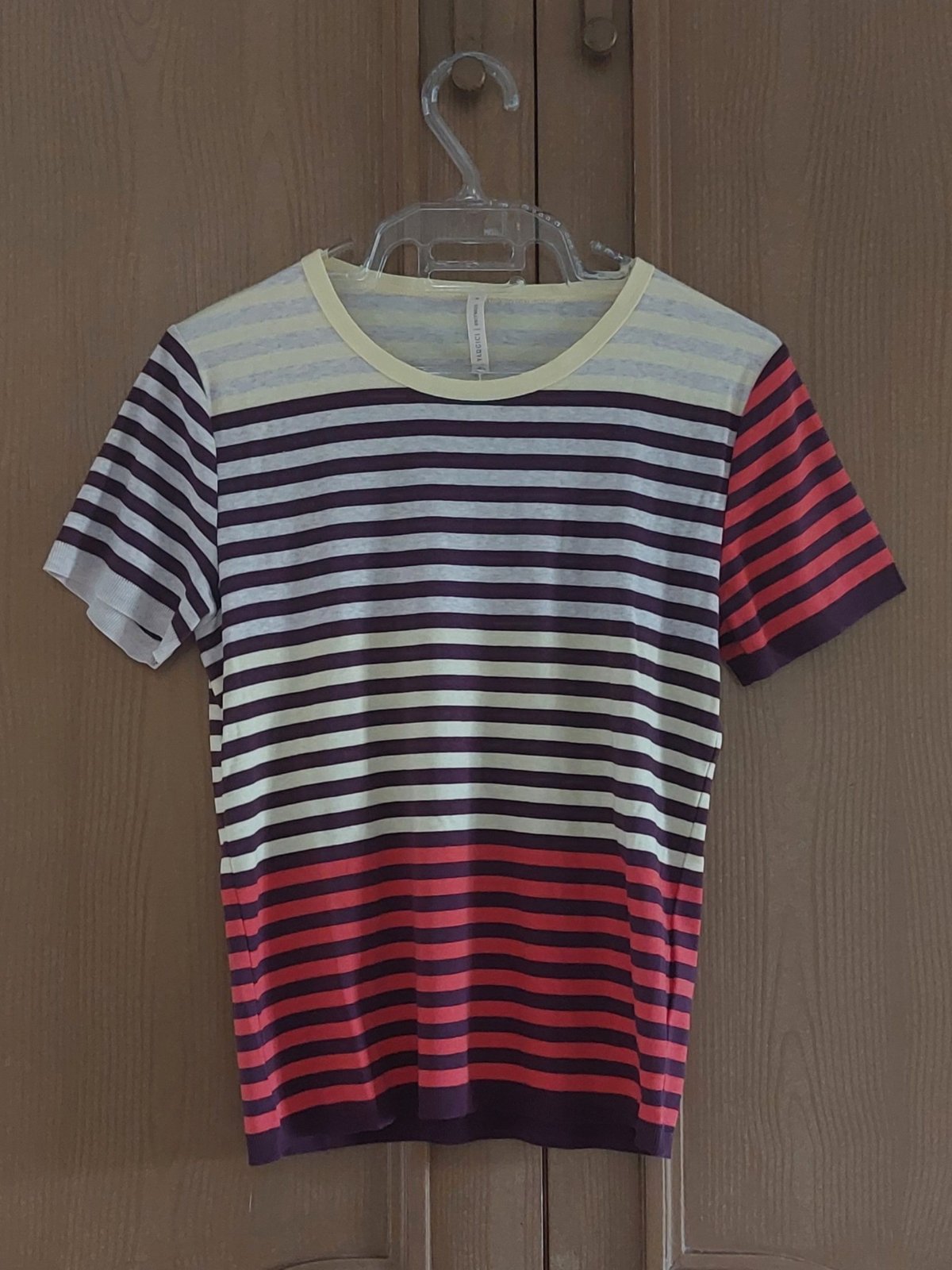 T-shirt (Importation 🇹🇷 / Marque YARGICI) / Taille M / 100% cotton / Porté une fois seulement (État Neuf)
