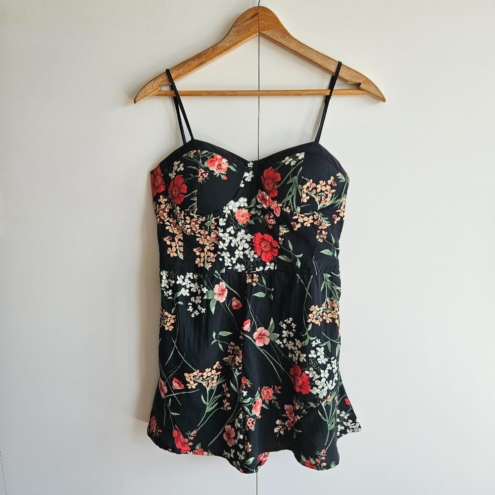 Combishort Fleurie / Marque band of gypsies / Taille L (mais ylabess M aussi)