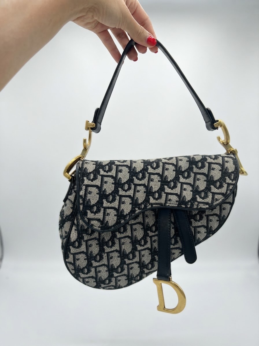 Sac Saddle de Christian Dior en toile jacquard Dior Oblique bleu