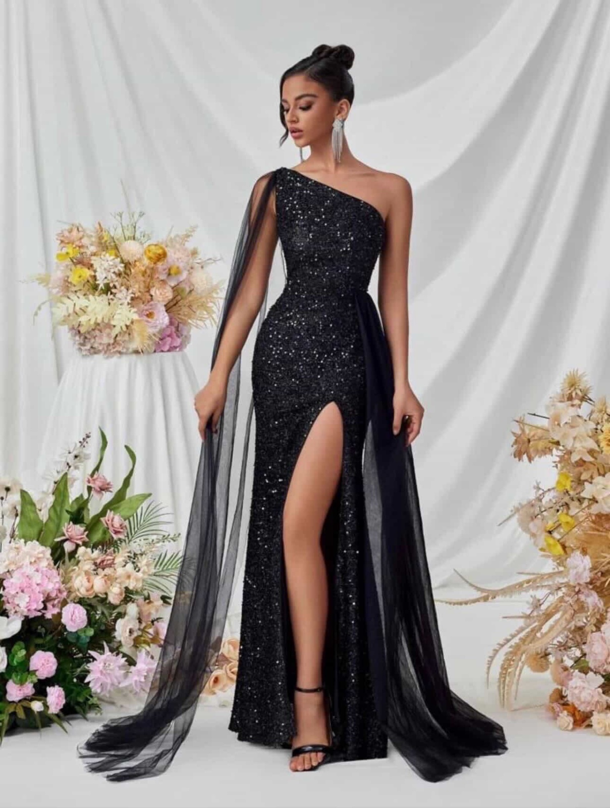 Robe de soirée noire jamais portée