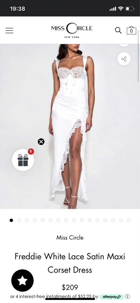 Robe blanche de fiançailles ou meme de mariage