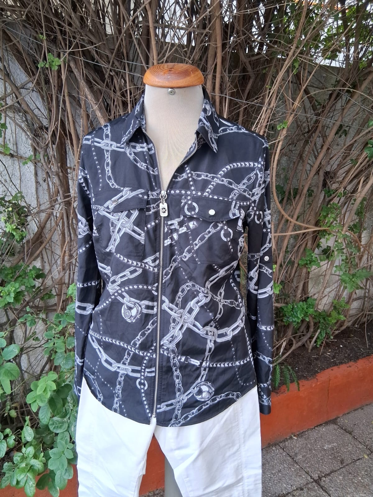 Status print roll tab zippered blouse de la marque MK