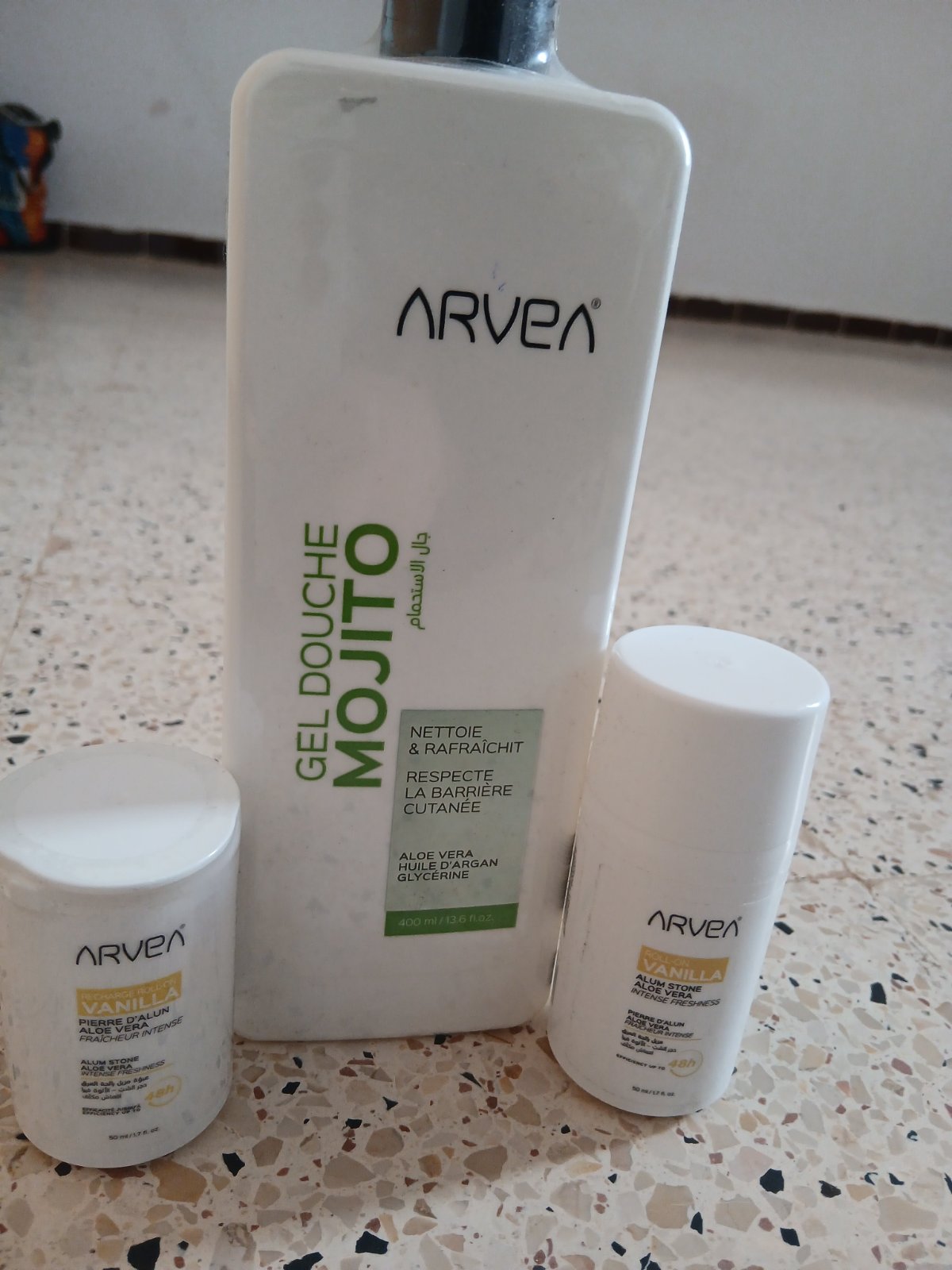 Gel douche +rollon vanille +recharge rollon 
