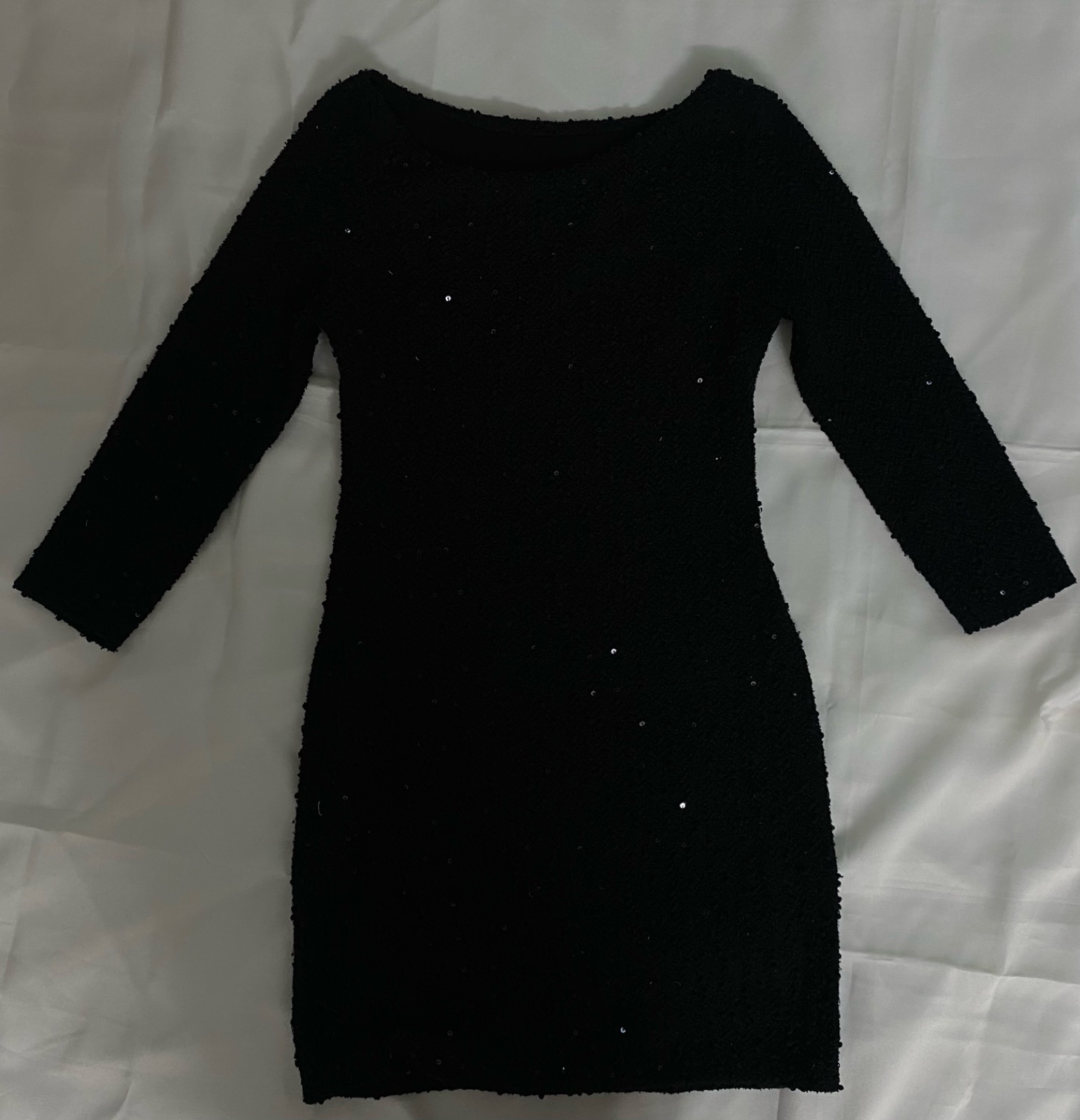 Robe noire avec strass