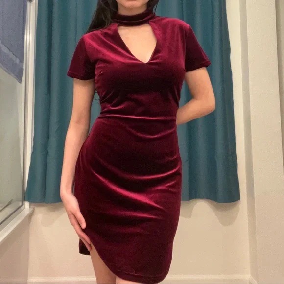 Robe aubergine 