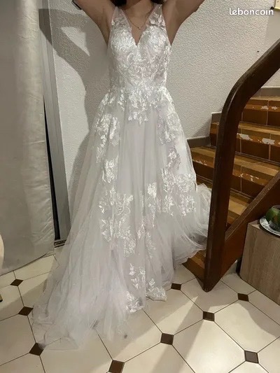 Robe de mariée taille 40/42modifiable 