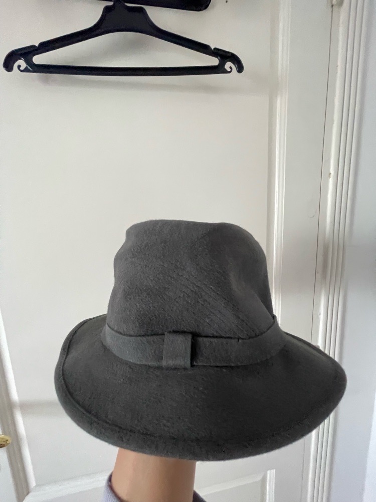 two hat a seulement 15 d