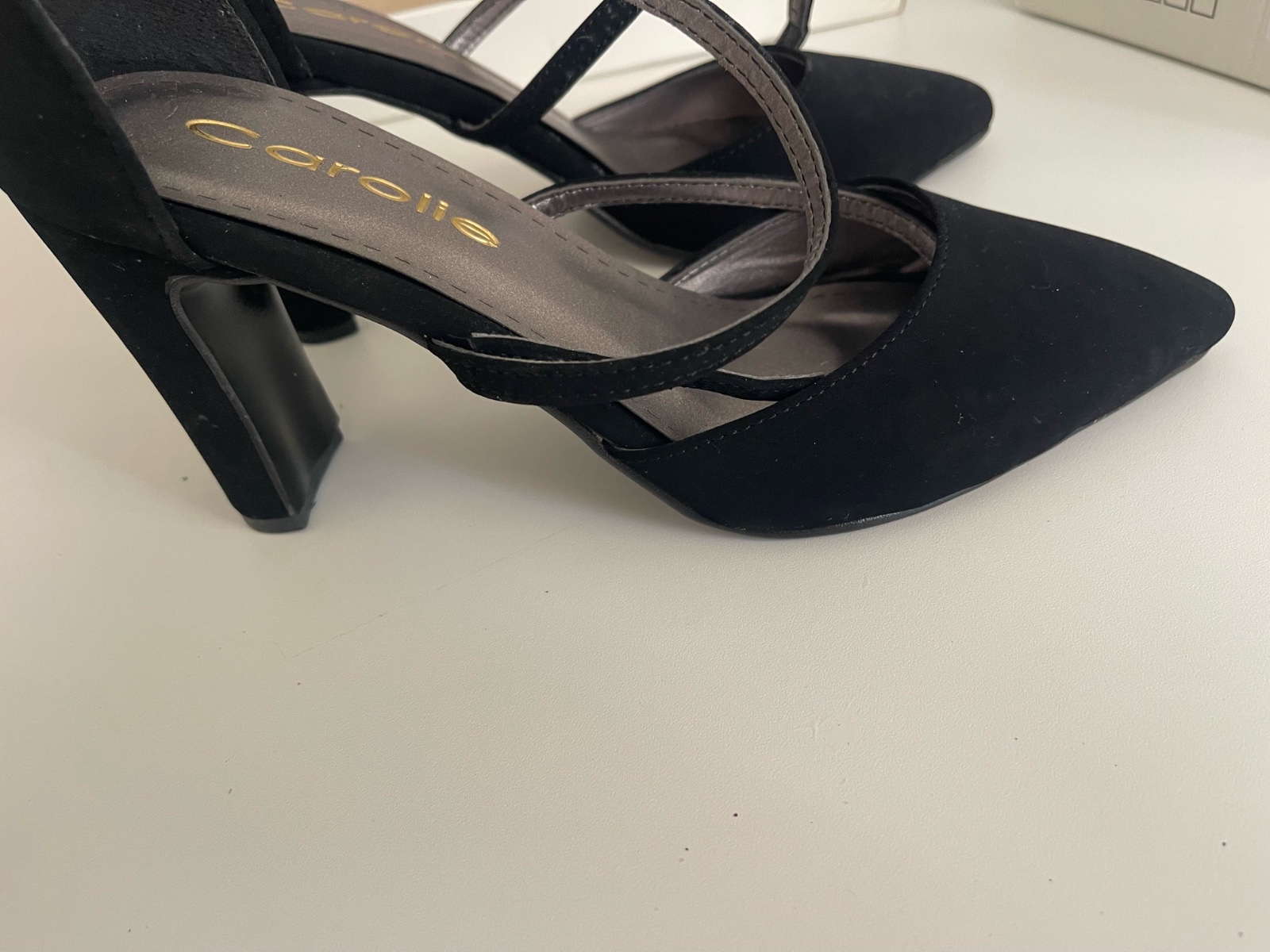Talon noir pointure 38 de la marque carolie