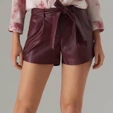 Short cuir taille 36
