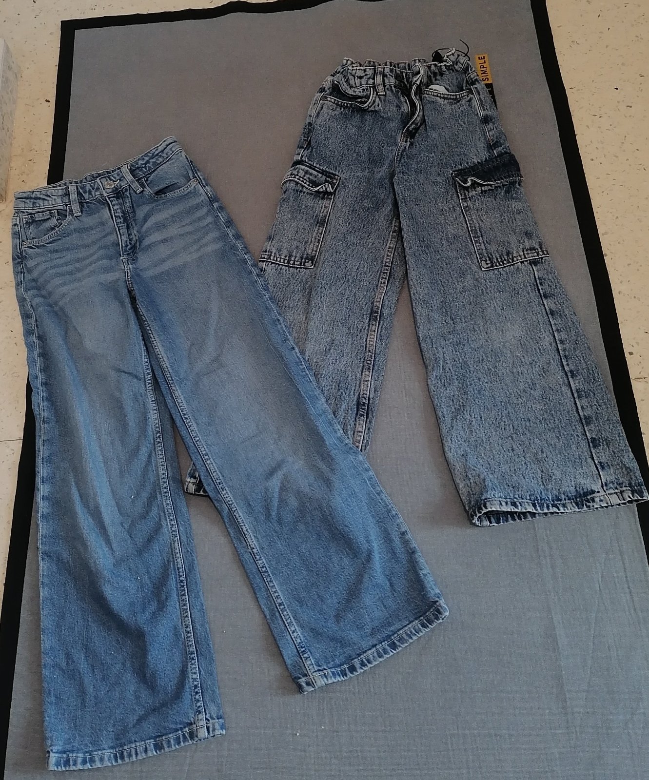 2 jeans larges