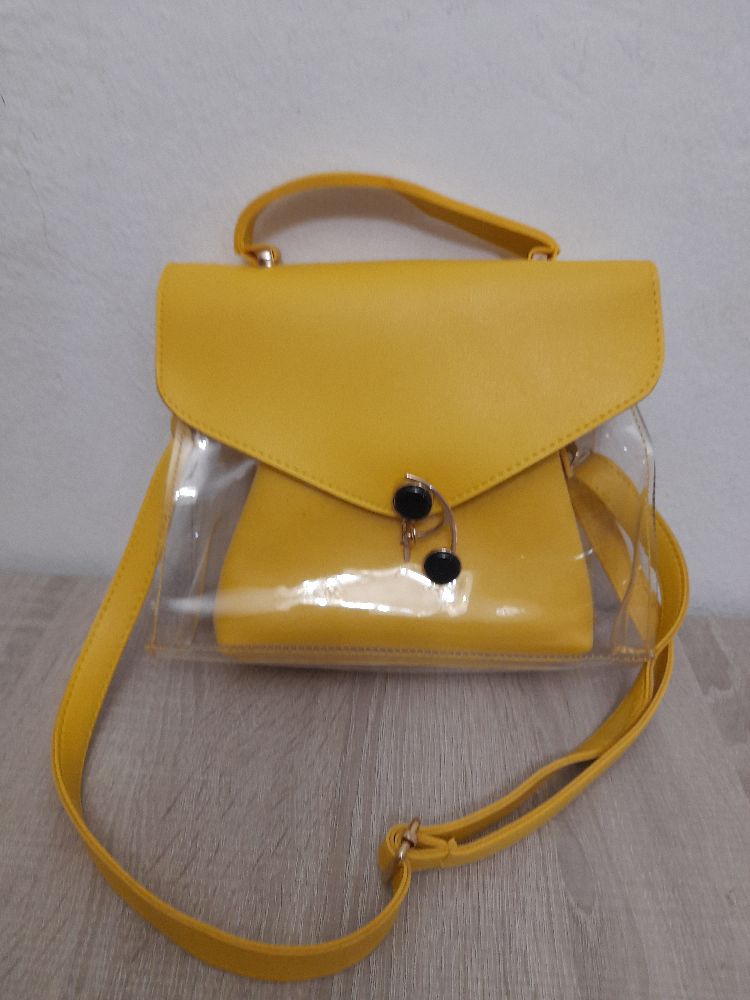 Sac a bandoulière avec un petit sac a l'intérieur 