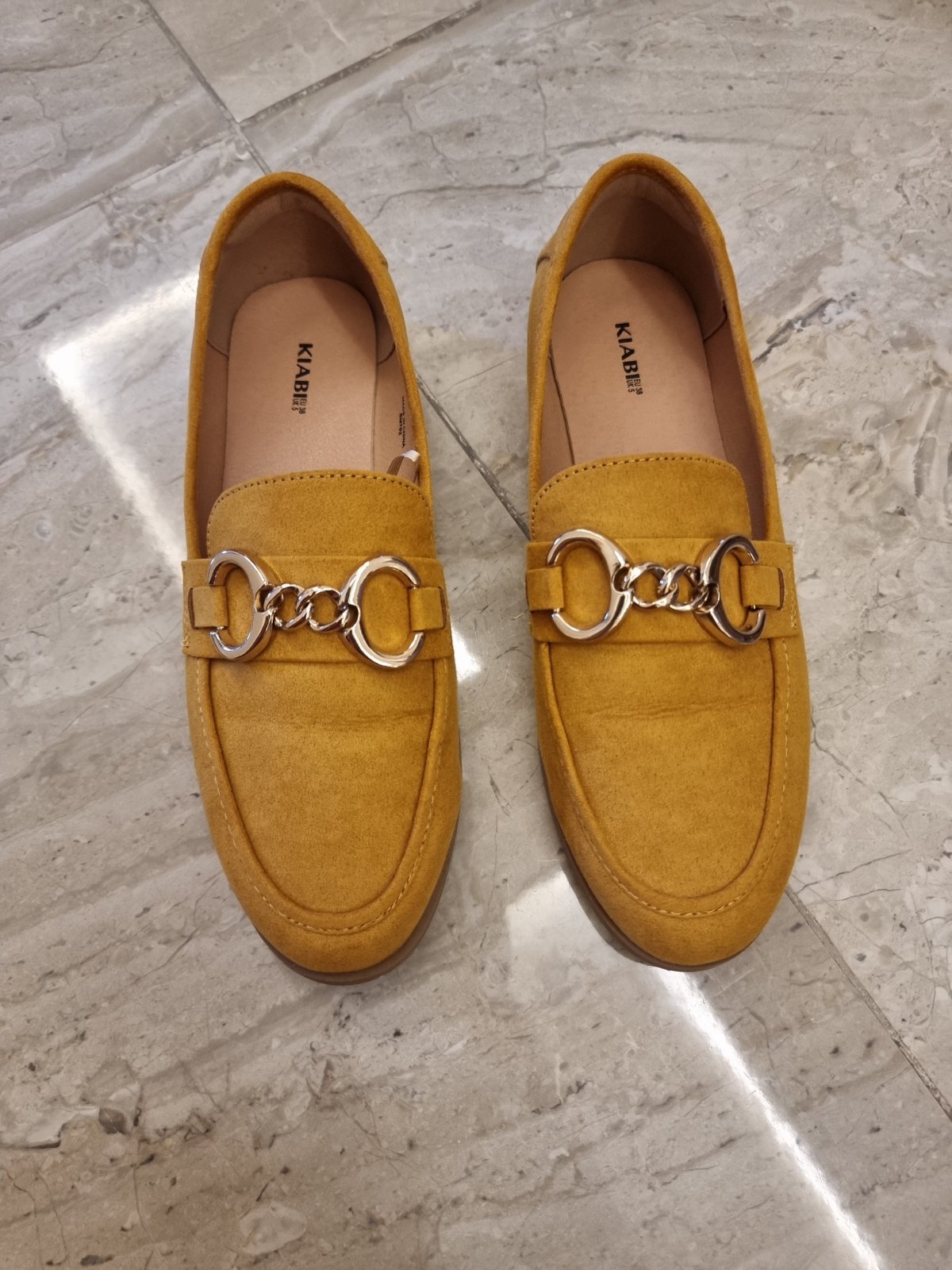 Mocassin avec boucles dorées pointure 38