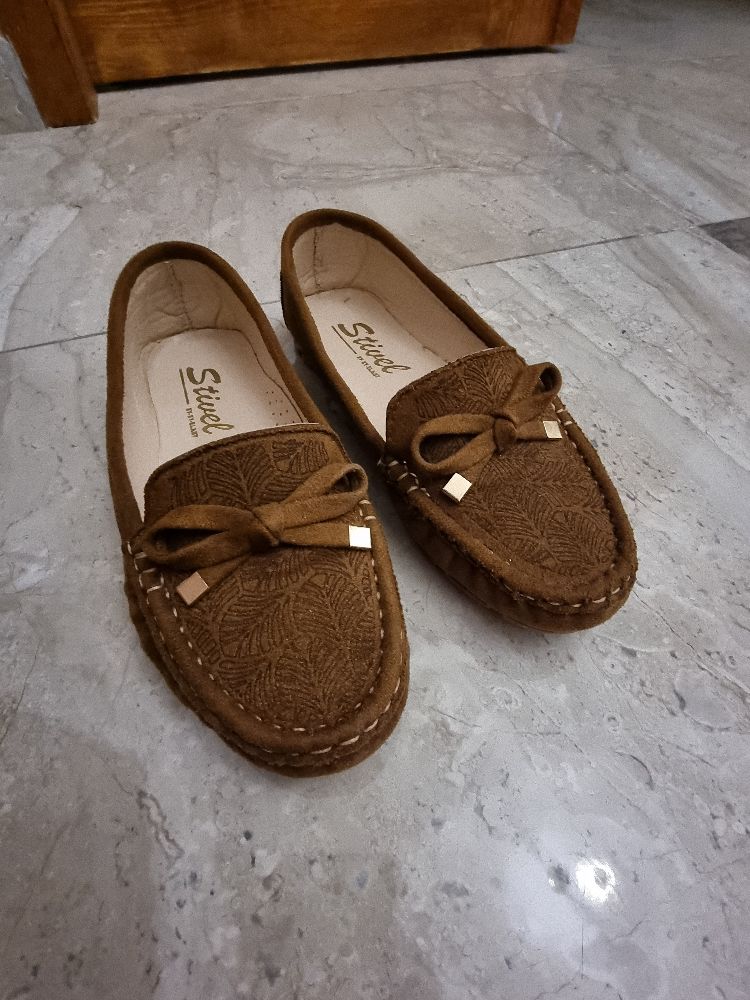 Mocassins femme en daim marron pointure 38
