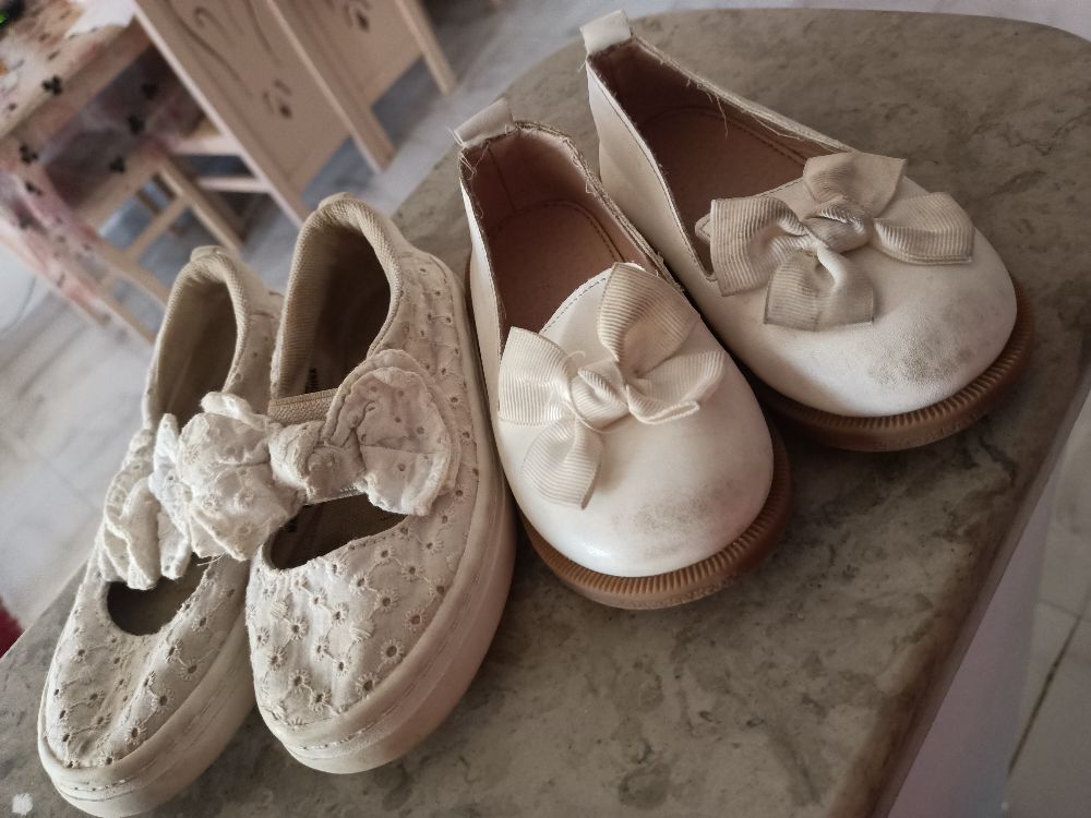 Lot chaussures fillette en blanc 