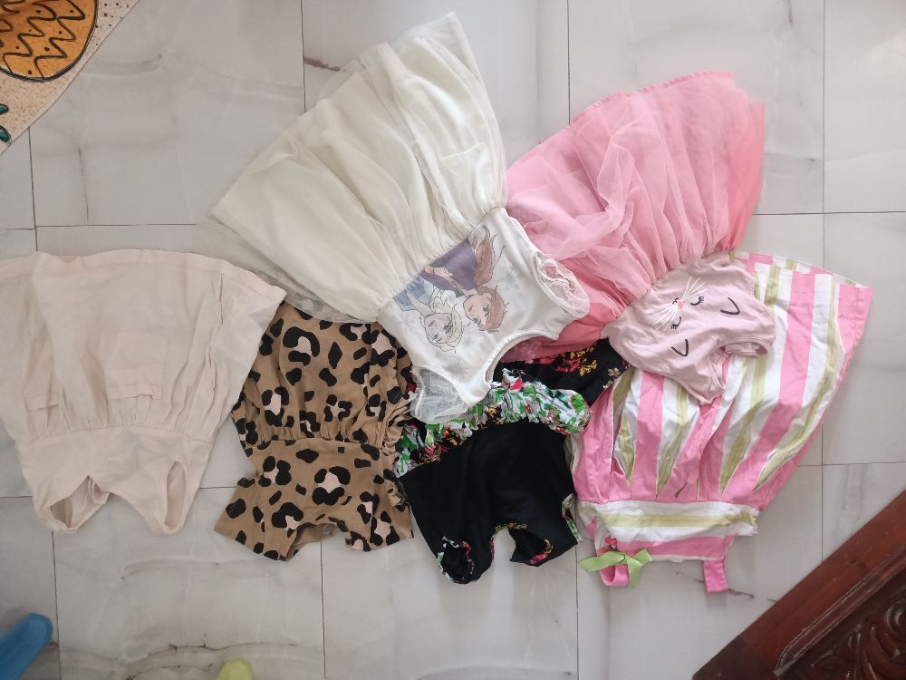 Lot de robes fillette