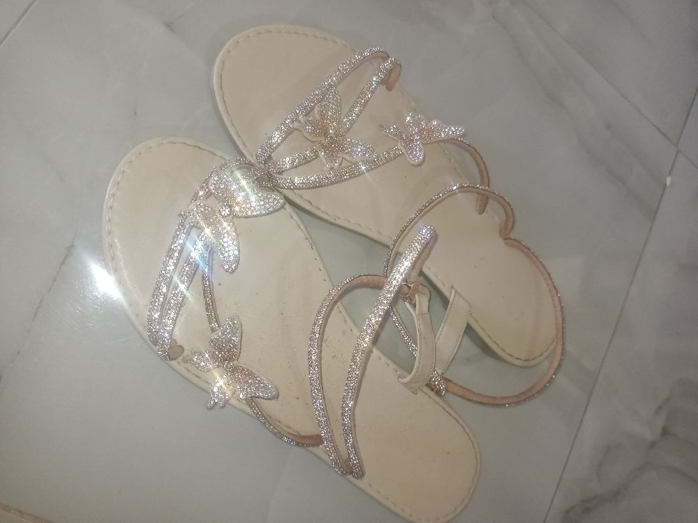 Sandales femme 🦋 🤍