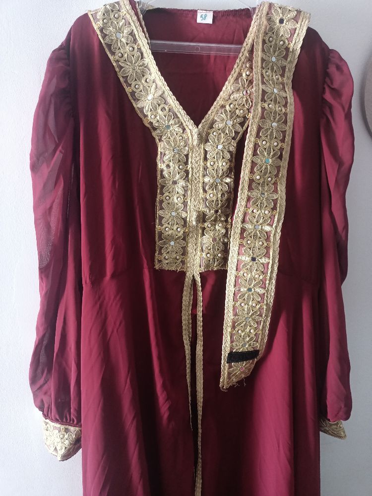 Caftan avec doublure en satin 