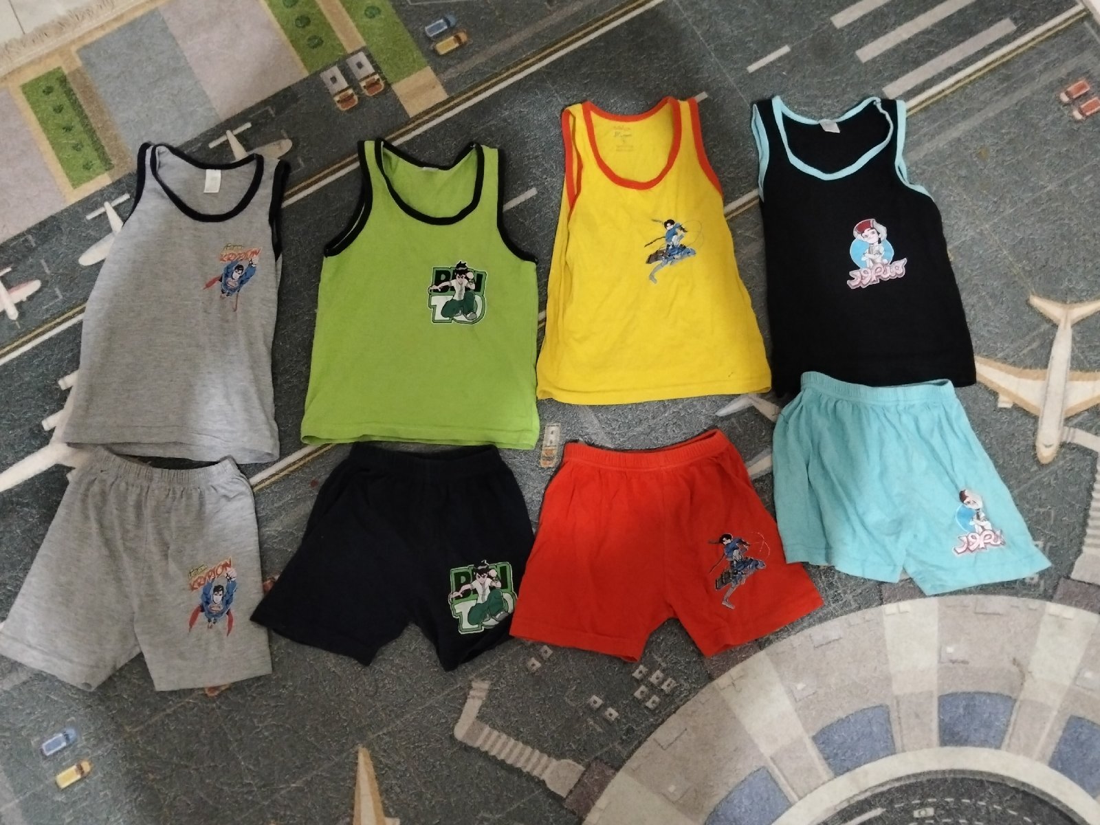Lot de 4 tenues garçon 4/5 ans 