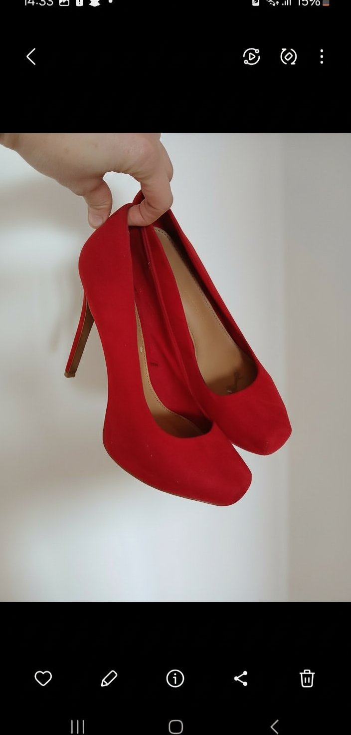 Escarpin en rouge daim 
