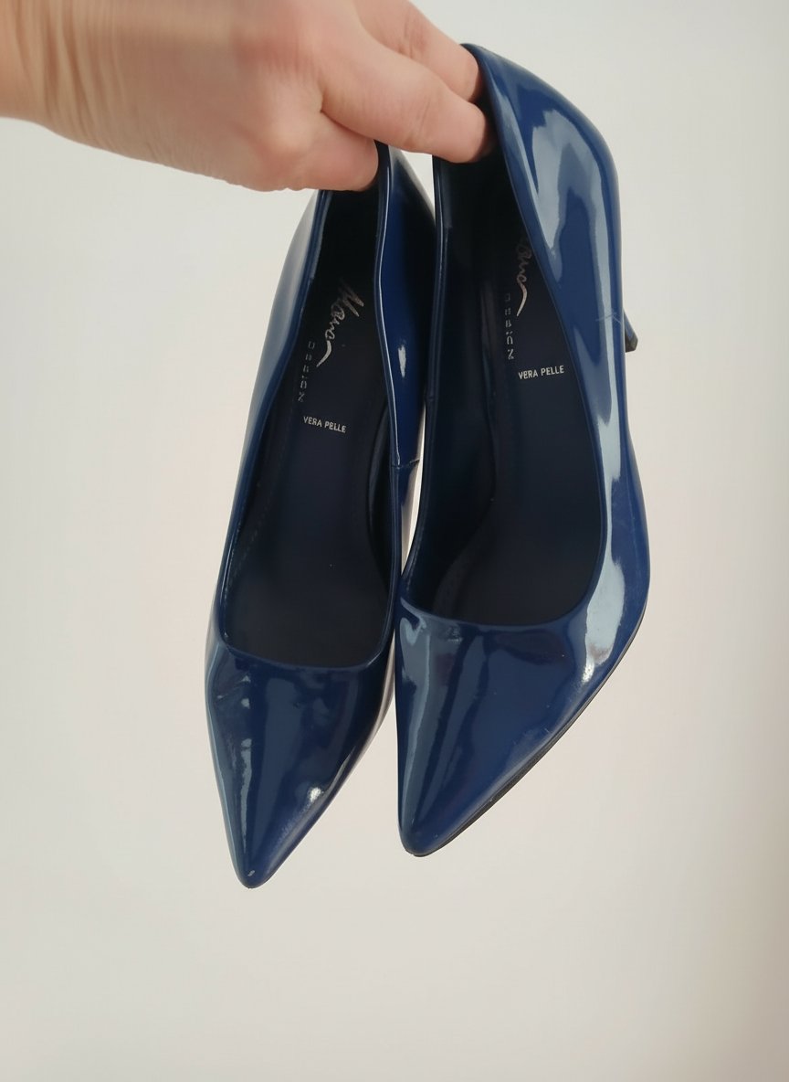 Escarpin en bleu vernis 