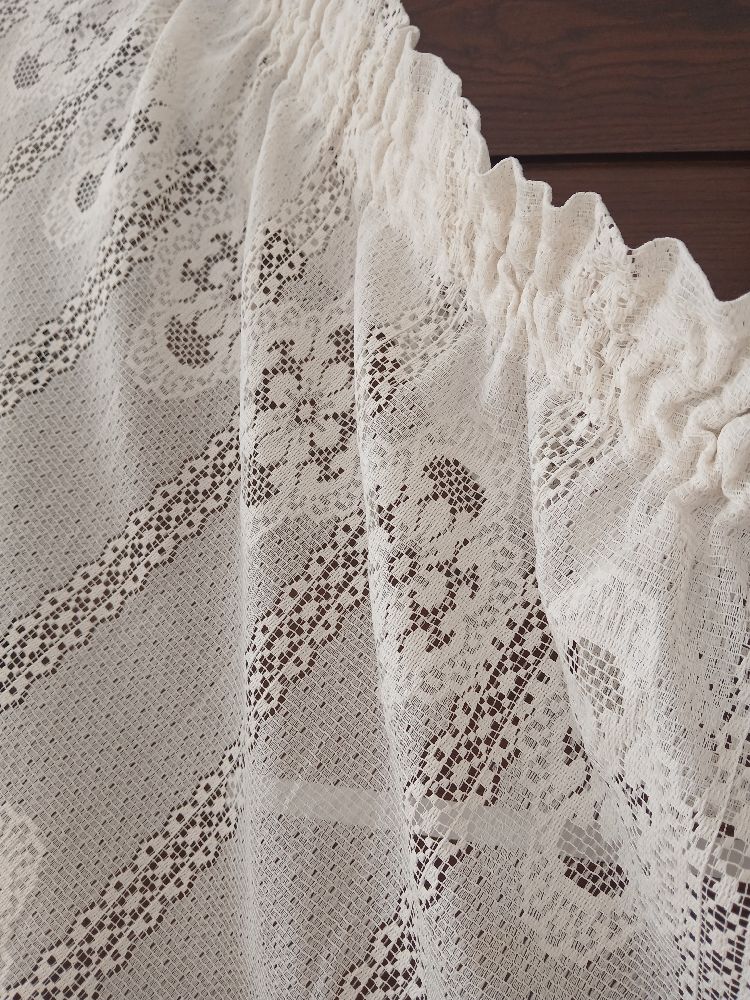 Je vends 4 pièces de rideau cousues 