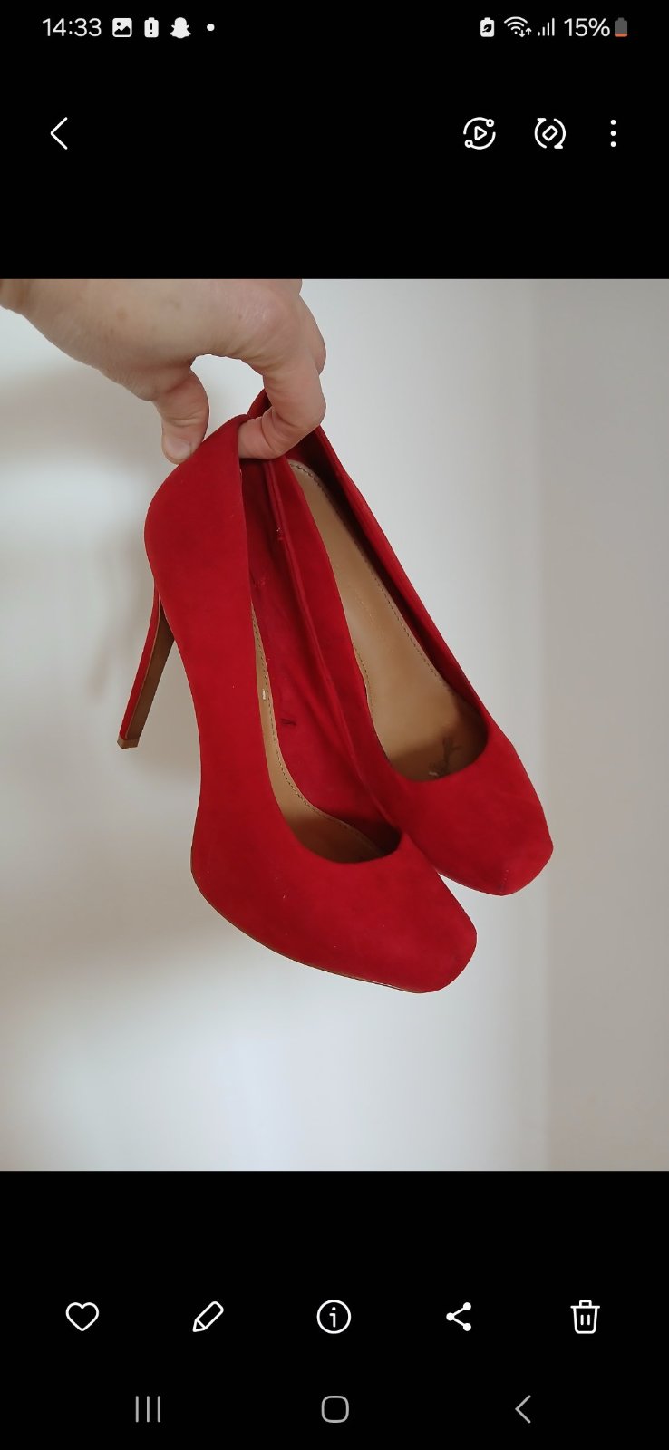 Escarpin stradivarius en rouge daim 